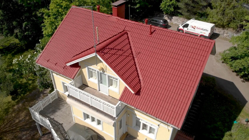 Vanhalle katolle uutta elämää – Nicke Lignellin tiilikaton pinnoitus TaitoKaton kanssa